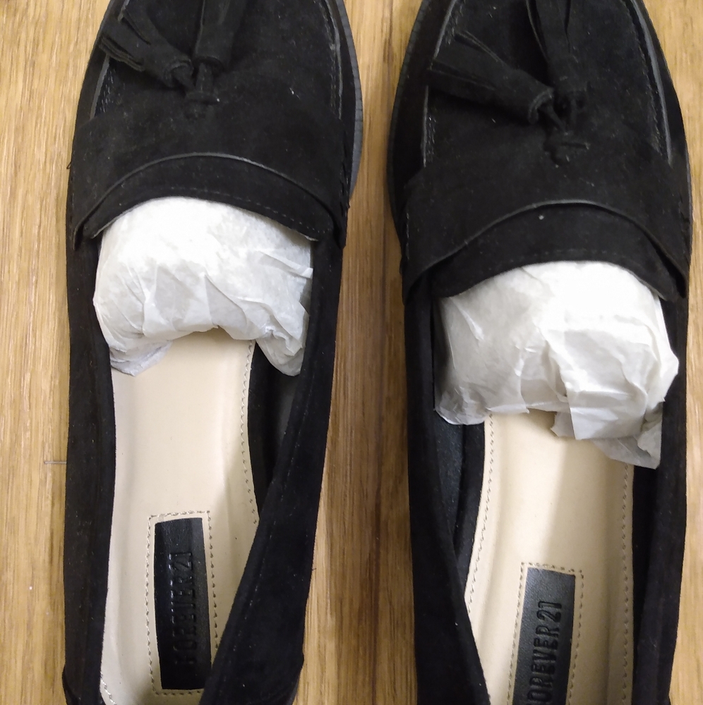 Shoes - Picture 4 of 5